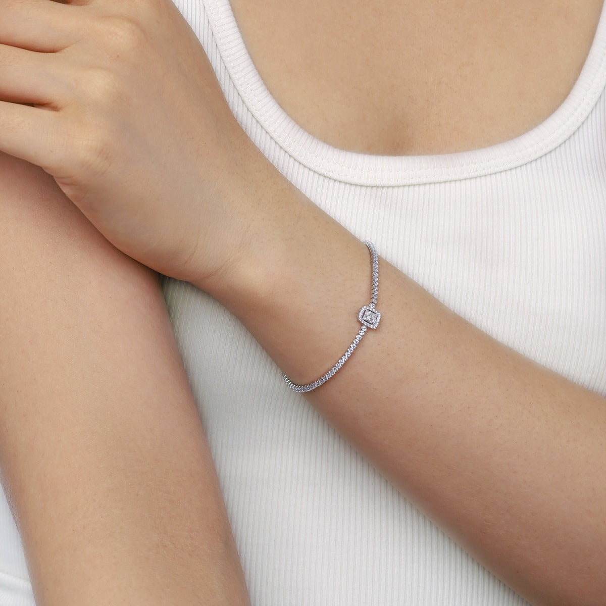 [AuraEcho]Luxurious Dazzling Square Shape Banquet Bracelet