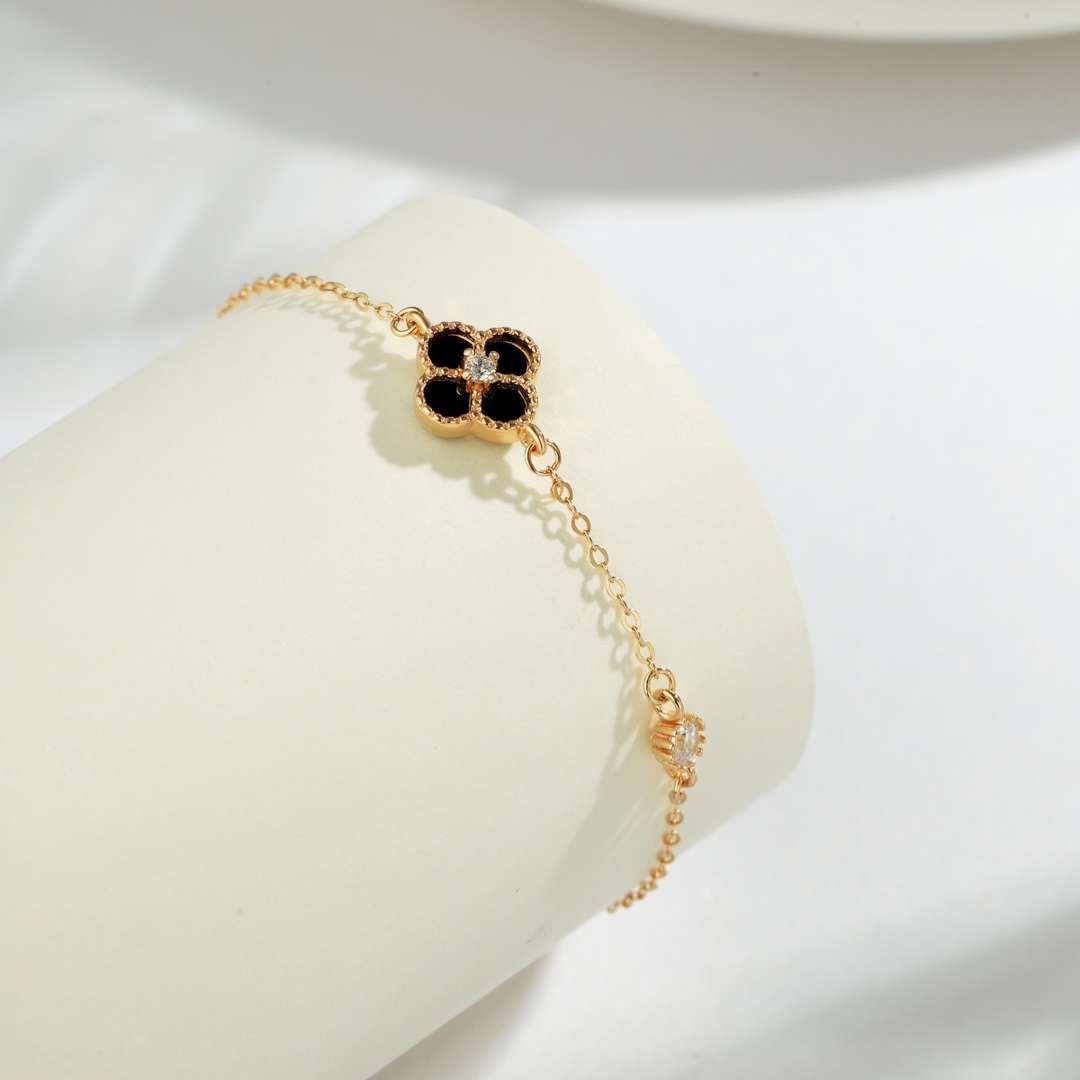 [AuraEcho]Delicate Four Leaf Clover Bracelet