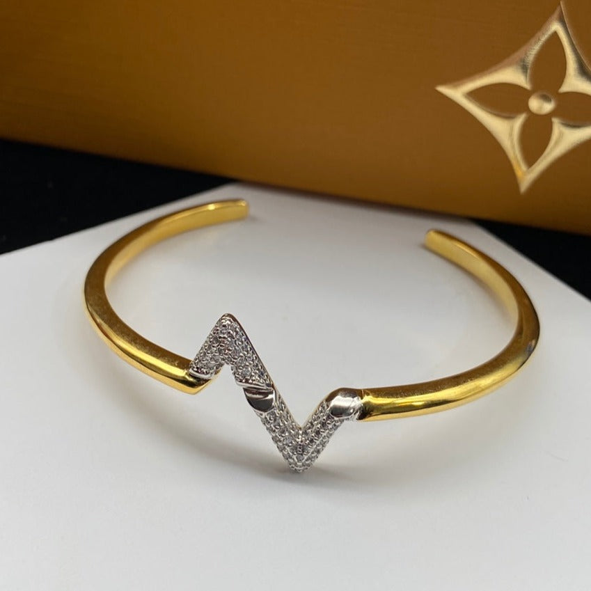 [AuraEcho]VOLTE UPSITE DOWN DIAMOND GOLD OPEN BRACELET