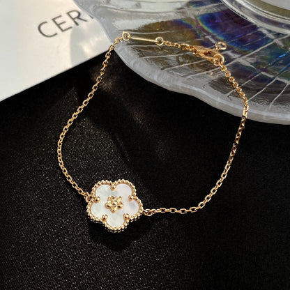 [AuraEcho]LUCKY WHITE MOP PLUM BLOSSOM  BRACELET