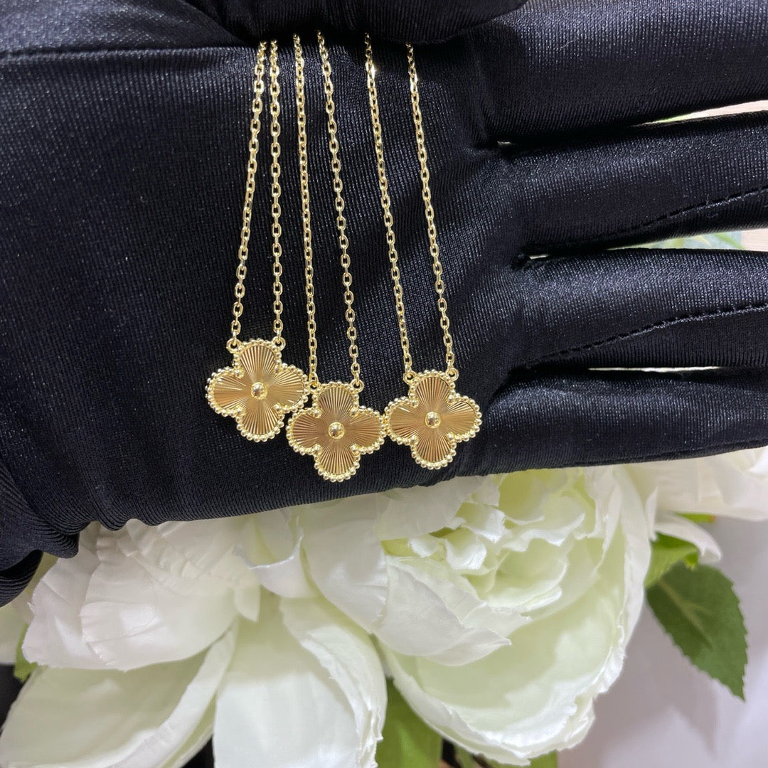 [AuraEcho]CLOVER 15MM LASER NECKLACE