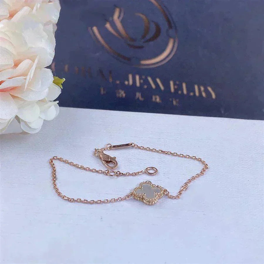 [AuraEcho]CLOVER WHITE MOP SINGLE FLOWER BRACELET