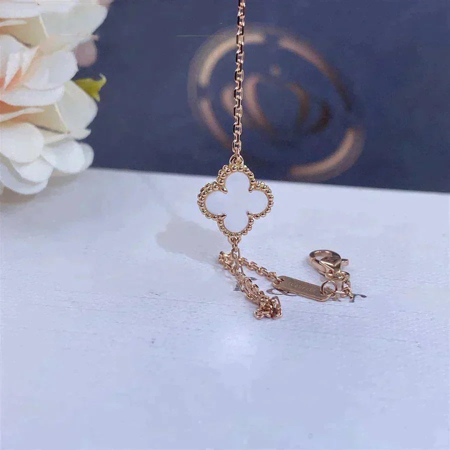 [AuraEcho]CLOVER WHITE MOP SINGLE FLOWER BRACELET