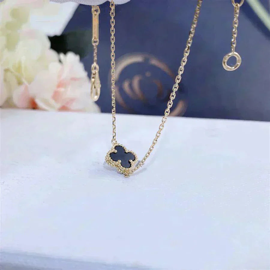[AuraEcho]CLOVER ONYX SINGLE FLOWER BRACELET